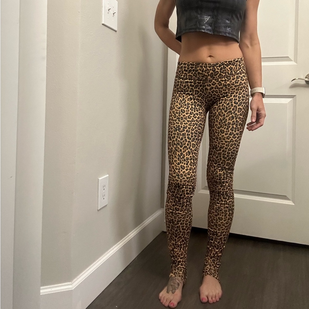 Leopard Rouched Legging - Picture 6 of 9